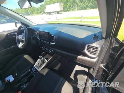 2025 Hyundai Venue SEL - zdjęcie 19 z 20 - miniatura