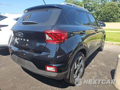 2025 Hyundai Venue SEL - zdjęcie 3 z 20 - miniatura
