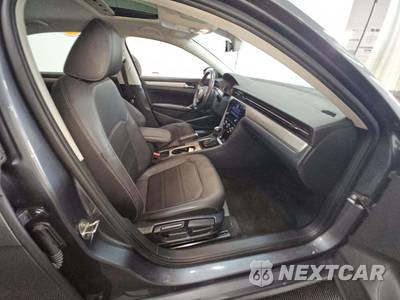 2022 Volkswagen Passat 2.0T SE - zdjęcie 18 z 28 - miniatura
