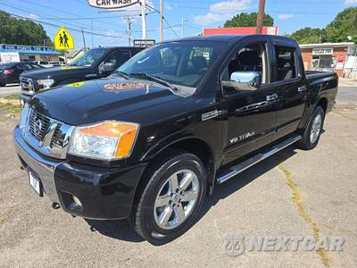 2010 Nissan TITAN SE Crew Cab Short Bed