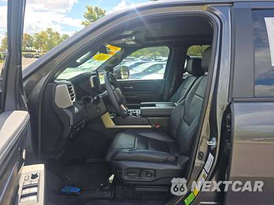 2026 Toyota Tundra Platinum Crew Cab Short Bed - zdjęcie 3 z 17 - miniatura