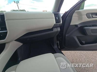 2025 Nissan Pathfinder SL - zdjęcie 17 z 19 - miniatura