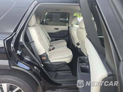 2025 Nissan Pathfinder SL - zdjęcie 14 z 19 - miniatura