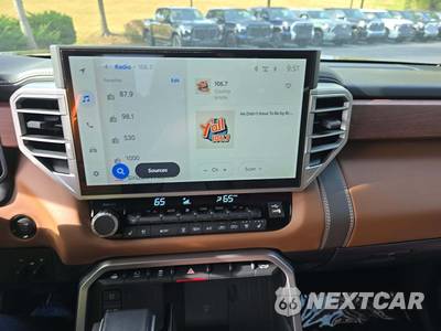 2025 Toyota Tundra 1794 Edition Crew Cab Short Bed - zdjęcie 7 z 17 - miniatura