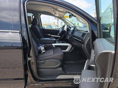 2024 Nissan TITAN SV Crew Cab Short Bed - zdjęcie 15 z 19 - miniatura