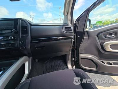 2024 Nissan TITAN SV Crew Cab Short Bed - zdjęcie 16 z 19 - miniatura