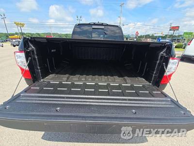 2024 Nissan TITAN SV Crew Cab Short Bed - zdjęcie 11 z 19 - miniatura