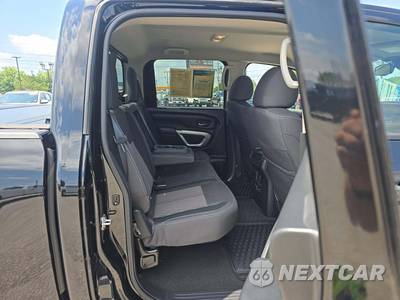 2024 Nissan TITAN SV Crew Cab Short Bed - zdjęcie 13 z 19 - miniatura