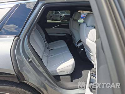 2024 Cadillac LYRIQ Luxury 1 w/1SC - zdjęcie 14 z 20 - miniatura