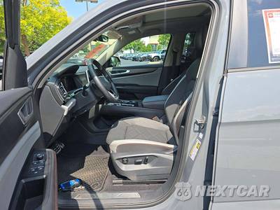 2024 Volkswagen Atlas 2.0T Peak Edition SE w/Technology - zdjęcie 3 z 18 - miniatura