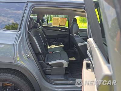 2024 Volkswagen Atlas 2.0T Peak Edition SE w/Technology - zdjęcie 14 z 18 - miniatura
