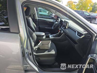 2025 Toyota RAV4 Hybrid LE - zdjęcie 18 z 21 - miniatura