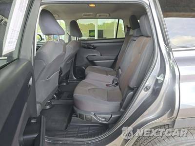 2024 Toyota Highlander LE - zdjęcie 10 z 18 - miniatura