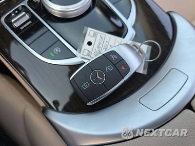 2019 Mercedes-Benz C 300 4MATIC Sedan - zdjęcie 8 z 23 - miniatura