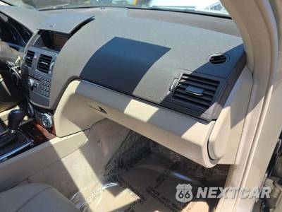 2011 Mercedes-Benz C 300 - zdjęcie 19 z 33 - miniatura