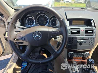 2011 Mercedes-Benz C 300 - zdjęcie 10 z 33 - miniatura