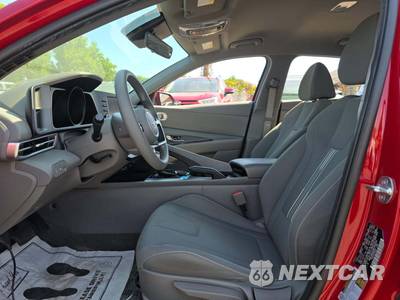 2022 Hyundai Elantra SEL - zdjęcie 6 z 26 - miniatura