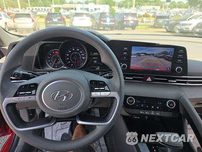 2022 Hyundai Elantra SEL - zdjęcie 10 z 26 - miniatura