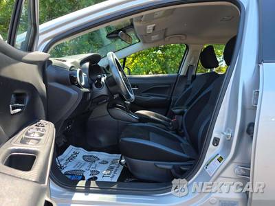 2025 Nissan Versa SV - zdjęcie 6 z 25 - miniatura