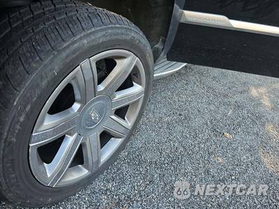 2017 Cadillac Escalade Luxury 1SB - zdjęcie 23 z 27 - miniatura