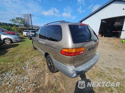 1998 Toyota Sienna LE 114.2" WB - zdjęcie 2 z 21 - miniatura