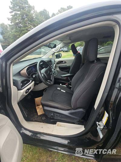 2017 Chrysler Pacifica LX 121.6" WB - zdjęcie 6 z 20 - miniatura