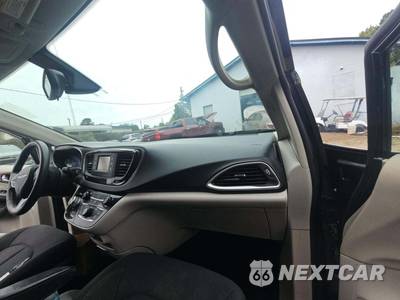 2017 Chrysler Pacifica LX 121.6" WB - zdjęcie 19 z 20 - miniatura