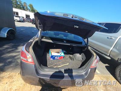2013 Nissan Altima 2.5 SV Sedan - zdjęcie 14 z 20 - miniatura