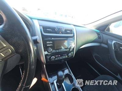 2013 Nissan Altima 2.5 SV Sedan - zdjęcie 10 z 20 - miniatura