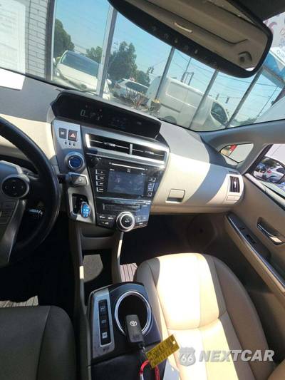 2015 Toyota Prius v Five - zdjęcie 10 z 22 - miniatura