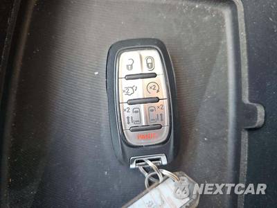 2025 Chrysler Pacifica Select 121.6" WB - zdjęcie 8 z 24 - miniatura