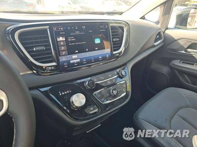 2025 Chrysler Pacifica Select 121.6" WB - zdjęcie 10 z 24 - miniatura