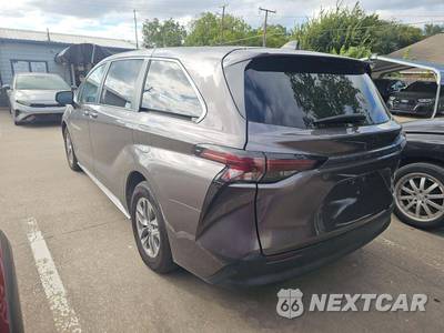 2024 Toyota Sienna LE 8-Passenger 120.5" WB - zdjęcie 2 z 27 - miniatura