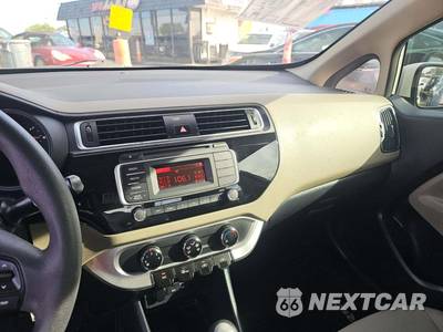 2017 Kia Rio LX Sedan - zdjęcie 10 z 25 - miniatura
