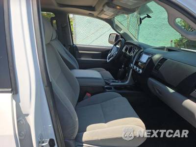 2016 Toyota Sequoia SR5 - zdjęcie 18 z 21 - miniatura