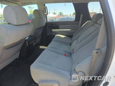 2016 Toyota Sequoia SR5 - zdjęcie 13 z 21 - miniatura