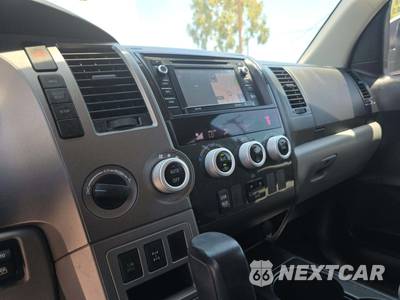 2016 Toyota Sequoia SR5 - zdjęcie 10 z 21 - miniatura