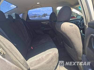 2015 Nissan Altima 2.5 S - zdjęcie 13 z 39 - miniatura