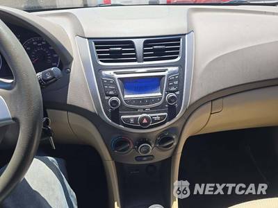 2012 Hyundai Accent GLS Sedan - zdjęcie 7 z 34 - miniatura