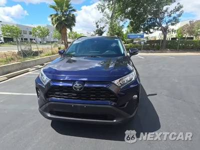 2020 Toyota RAV4 XLE Premium - zdjęcie 2 z 26 - miniatura