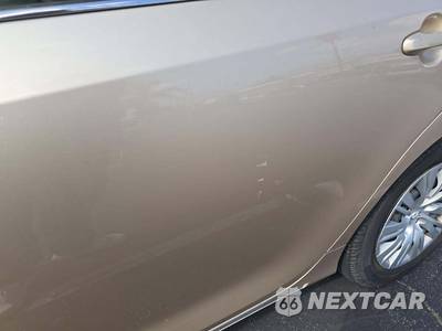 2012 Toyota Camry LE - zdjęcie 27 z 31 - miniatura