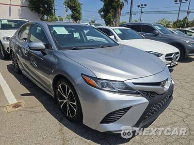 2018 Toyota Camry SE - zdjęcie 4 z 25 - miniatura