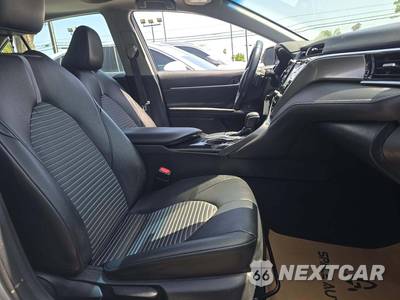 2018 Toyota Camry SE - zdjęcie 18 z 25 - miniatura