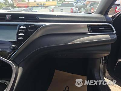 2018 Toyota Camry SE - zdjęcie 19 z 25 - miniatura