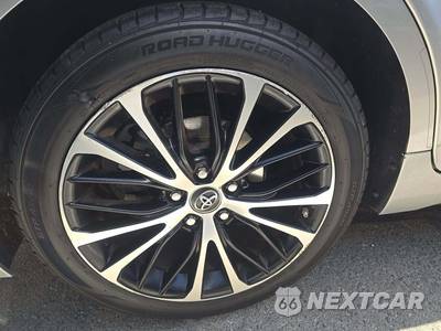 2018 Toyota Camry SE - zdjęcie 22 z 25 - miniatura