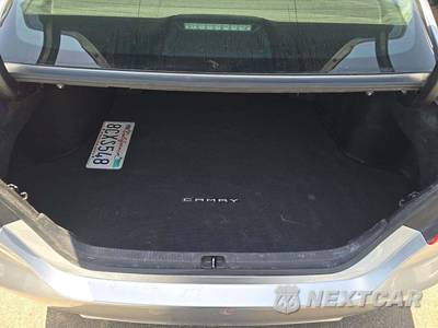 2018 Toyota Camry SE - zdjęcie 14 z 25 - miniatura
