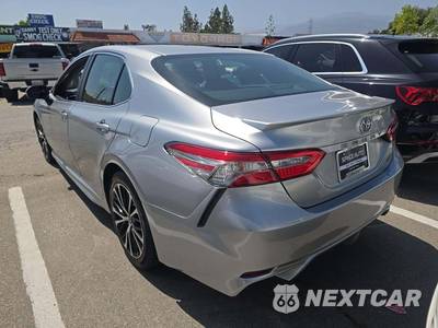 2018 Toyota Camry SE - zdjęcie 2 z 25 - miniatura