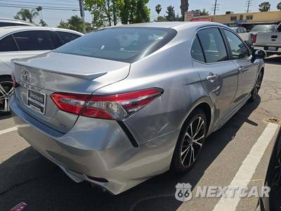 2018 Toyota Camry SE - zdjęcie 3 z 25 - miniatura