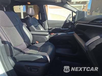 2023 Toyota Sienna XSE 25th Anniversary 7-Passenger 120.5" WB - zdjęcie 19 z 27 - miniatura