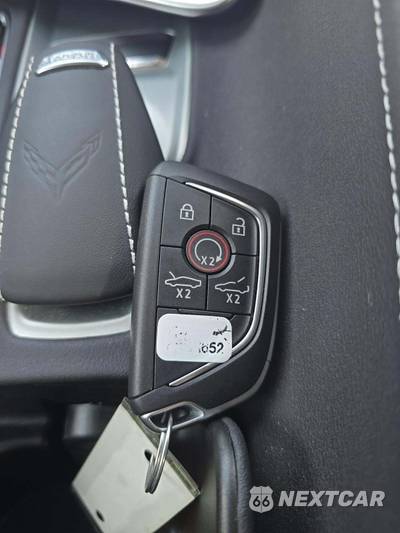 2025 Chevrolet Corvette Stingray Coupe 1LT - zdjęcie 8 z 22 - miniatura